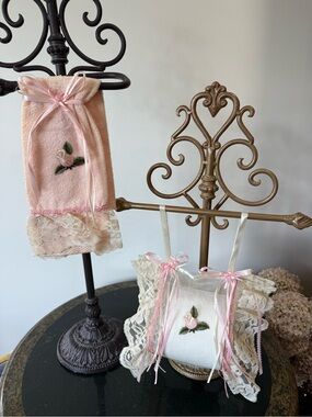🩷 Hand Crafted Pink and Cream Floral Lace Hand Towel and Sachet Set 🩷